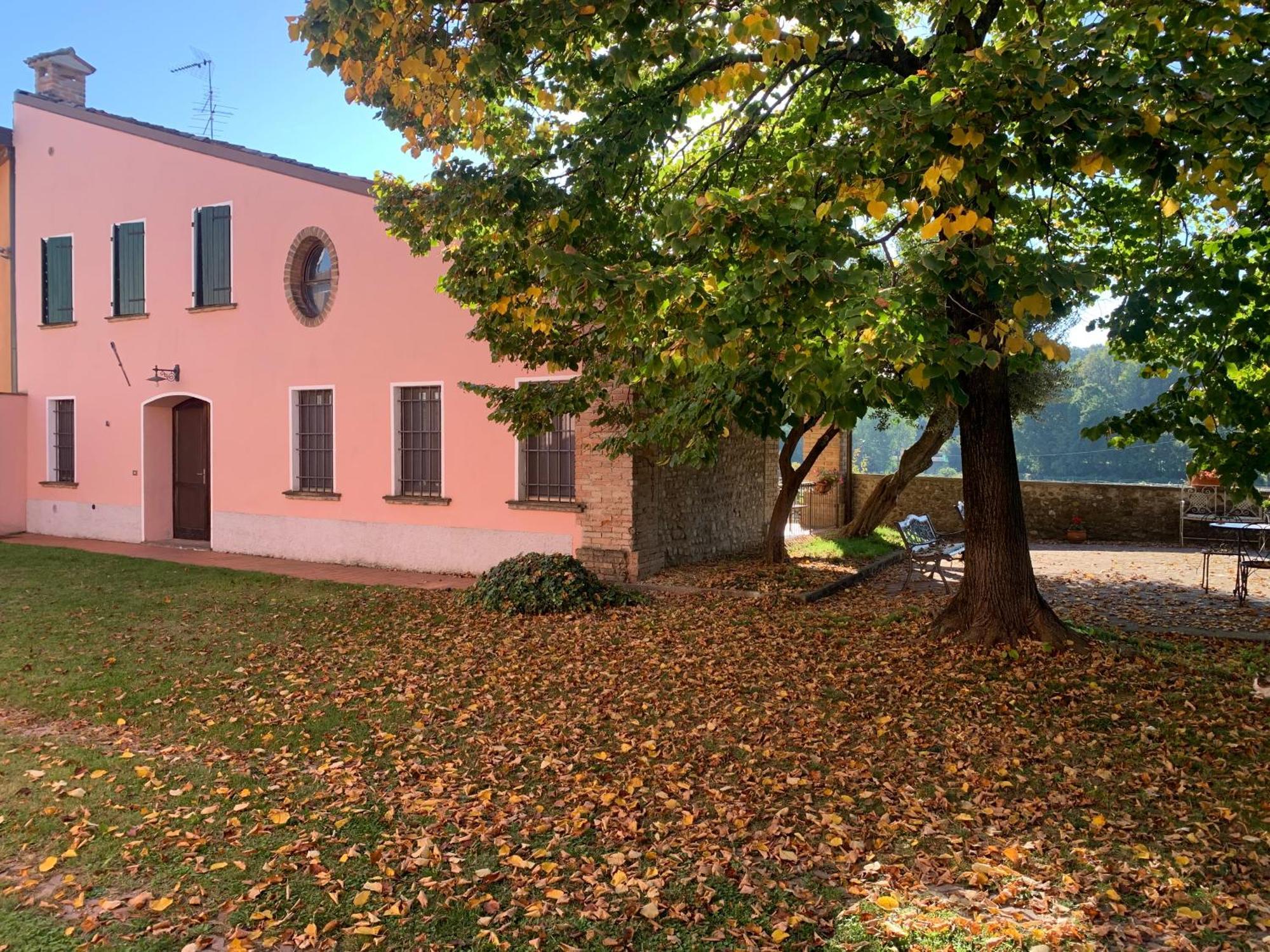 Agriturismo Case In Collina Volta Mantovana Bagian luar foto