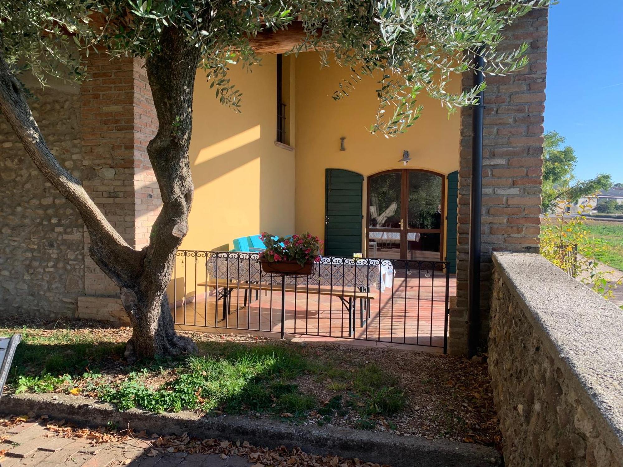 Agriturismo Case In Collina Volta Mantovana Bagian luar foto